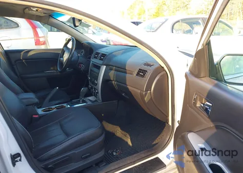 2010 Mercury Milan Premier z USA, uszkodzony, nr VIN 3MEHM0JA1AR648879